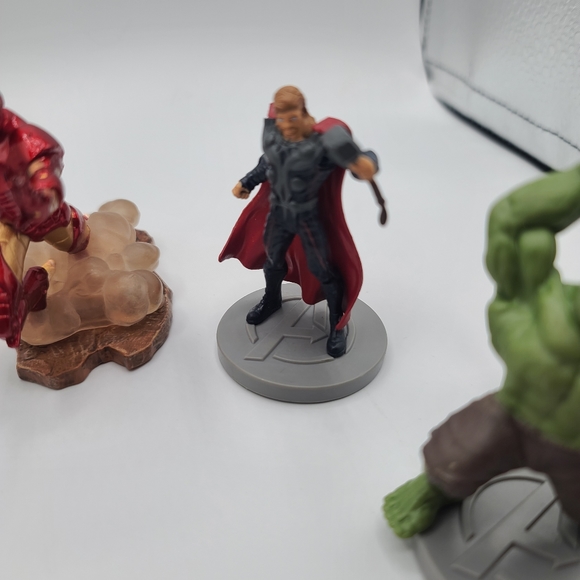 Marvel Avengers figures Black Widow, Ironman, The Hulk, Thor, Hawkeye PVC - Picture 3 of 5